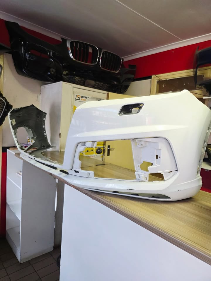 2020 Q7 AUDI FRONT BUMPER FOR SALE - Private Seller 2020 Q7 AUDI FRONT BUMPER FOR SALE - Private Seller
