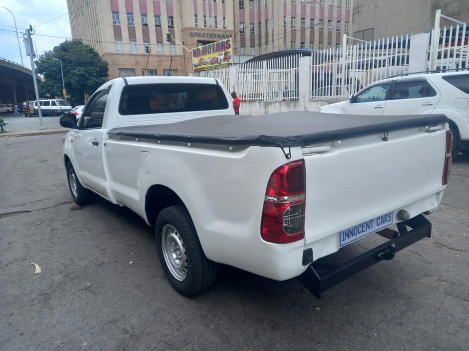 2015 TOYOTA HILUX 2.0 VVTI PETROL, SINGLE CAB, MANUAL, WHITE COLOUR, MILEAGE 85000KM