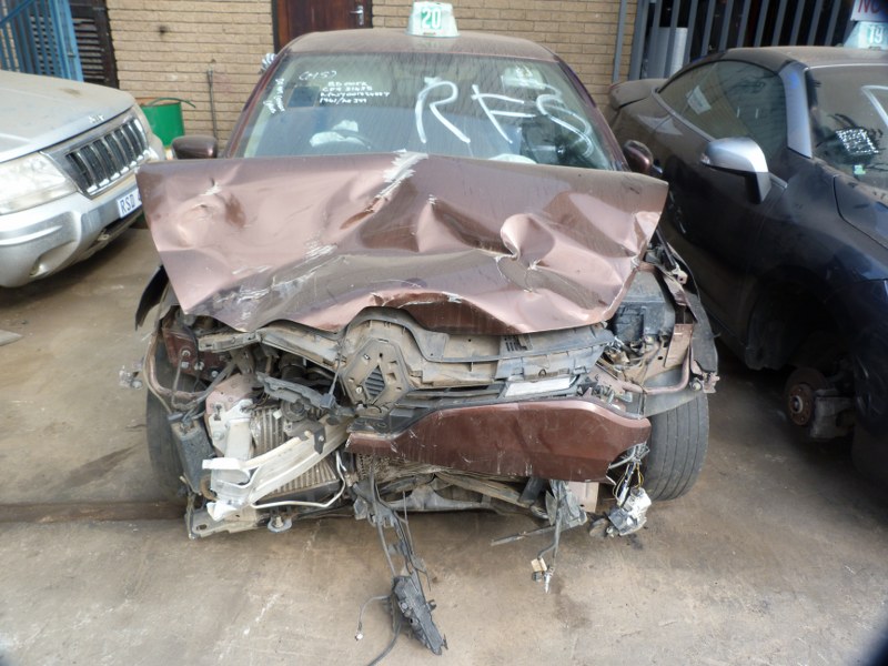 STRIPPING Renault Clio IV 900T Expression TCe Manual - 2016 - Private Seller STRIPPING Renault Clio IV 900T Expression TCe Manual - 2016 - Private Seller