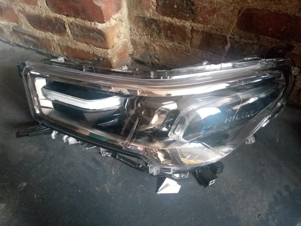 Toyota Hilux Gd-6 Legend Headlights LED Xenoni Projector For Sale - Private Seller Toyota Hilux Gd-6 Legend Headlights LED Xenoni Projector For Sale - Private Seller