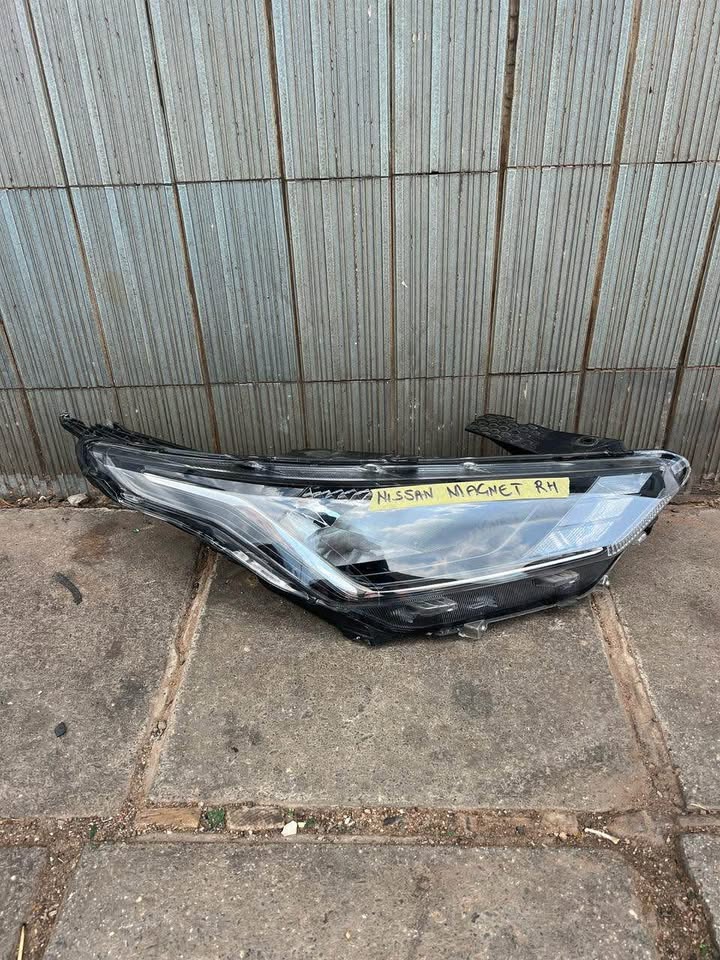 Nissan Magnite headlight - Private Seller Nissan Magnite headlight - Private Seller