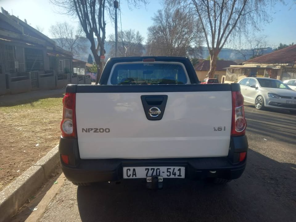 2013 Nissan Np200 1.6 Petrol, Manual, White, 85000kms