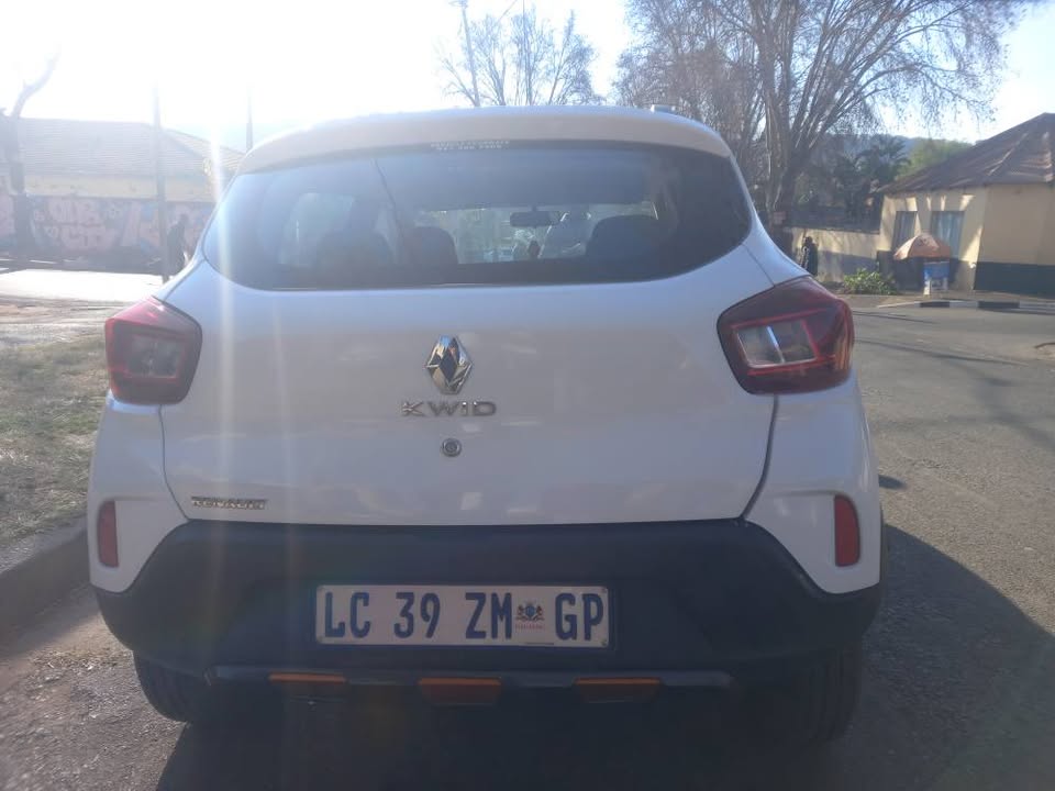 2024 Renault Kwid Climber 1.0 Automatic, White, Petrol, Spere key, Service book,