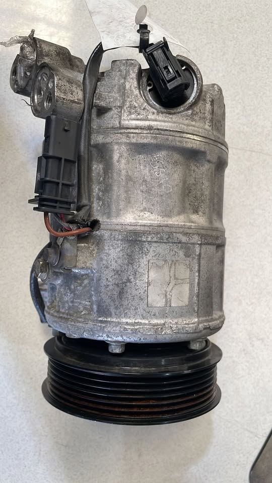 BMW B38 1.5 Engine Aircon Pump - Private Seller BMW B38 1.5 Engine Aircon Pump - Private Seller