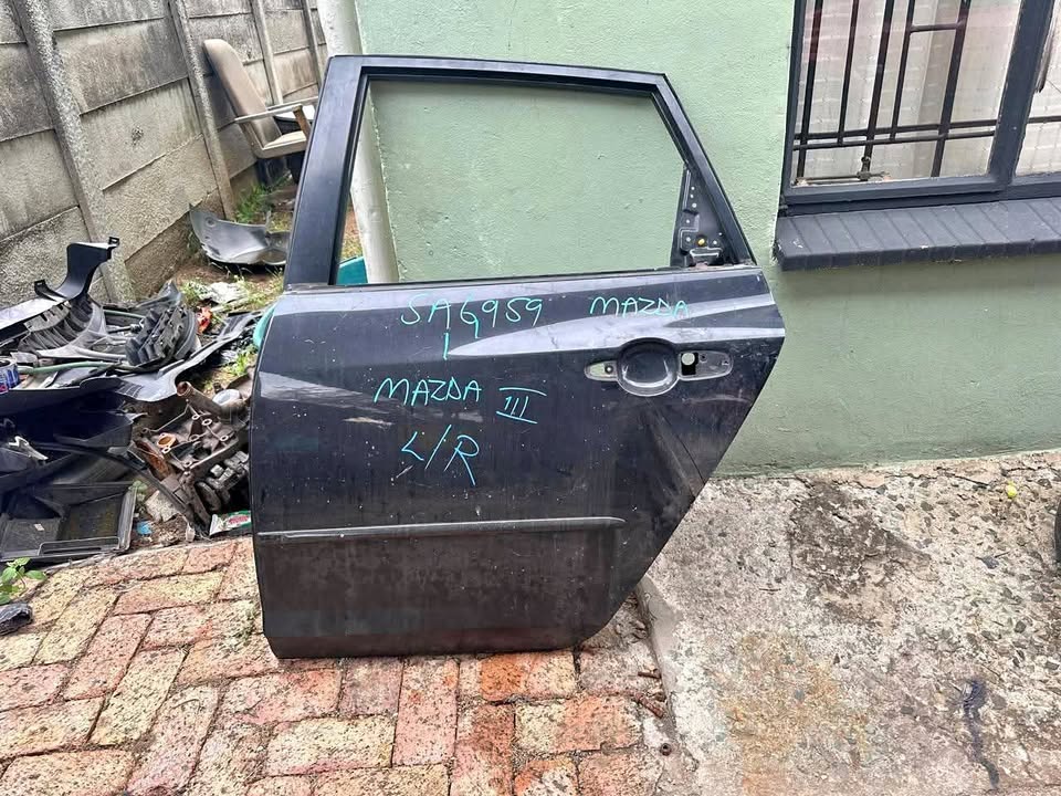 Mazda 3 left door - Private Seller Mazda 3 left door - Private Seller