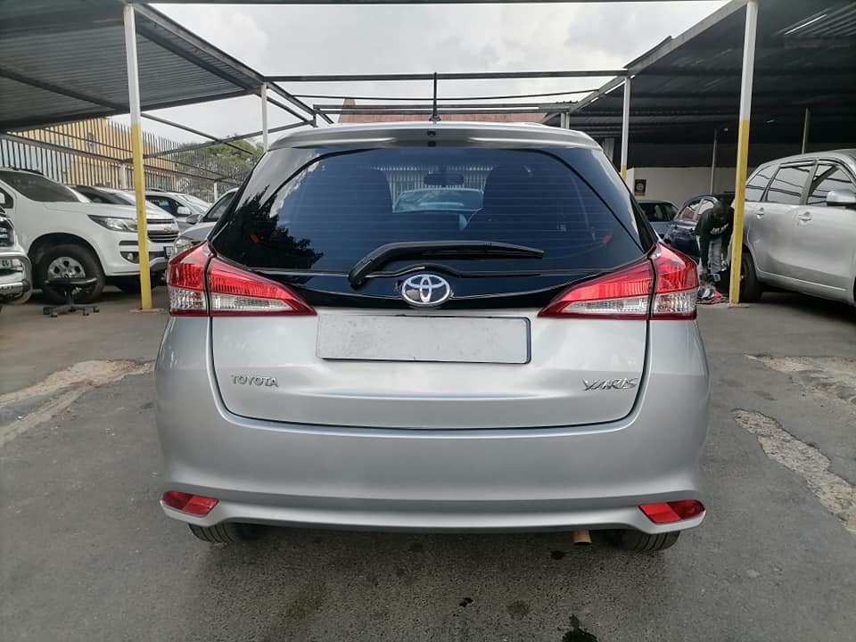 2018 Toyota Yaris 1.5 Service book