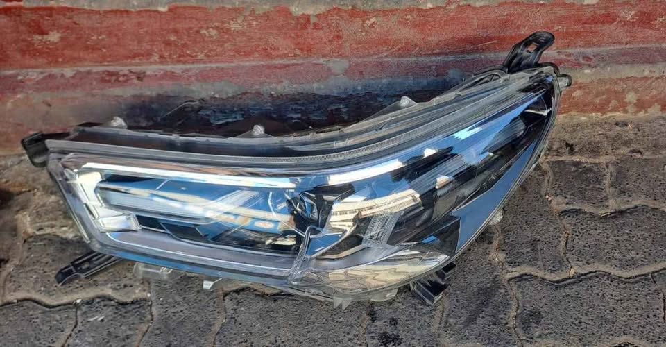 Toyota Hilux GD6 Xenon Headlight Left Side. Call or DM . - Private Seller Toyota Hilux GD6 Xenon Headlight Left Side. Call or DM . - Private Seller