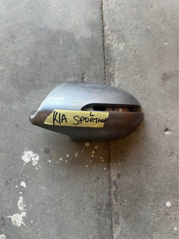 Kia Sportage side mirror cover - Private Seller Kia Sportage side mirror cover - Private Seller