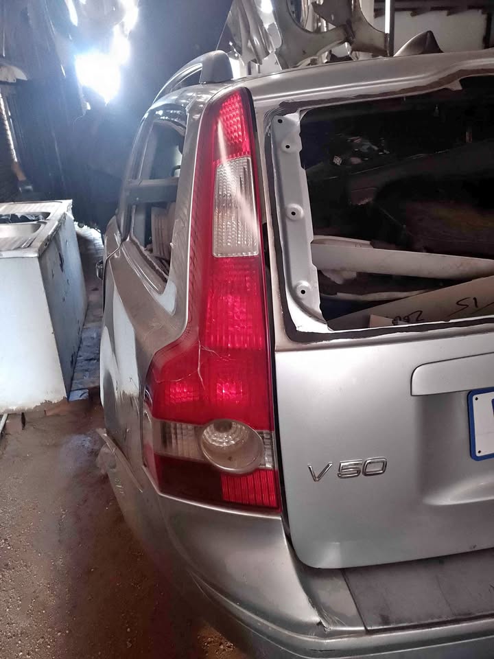 VOLVO V50 2007 LEFT TAILLIGHT AVAILABLE - Private Seller VOLVO V50 2007 LEFT TAILLIGHT AVAILABLE - Private Seller