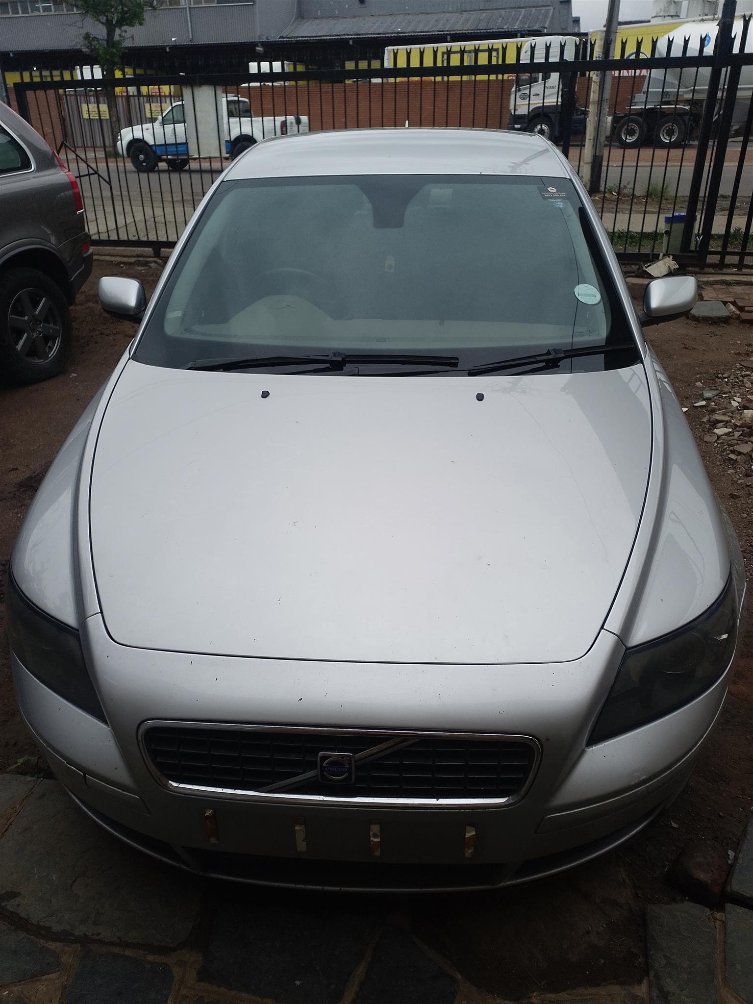 2005 S40 VOLVO 2.4i STRIPPING FOR SPARES DELIVERY AVAILABLE COUNTRY WIDE - Private Seller 2005 S40 VOLVO 2.4i STRIPPING FOR SPARES DELIVERY AVAILABLE COUNTRY WIDE - Private Seller