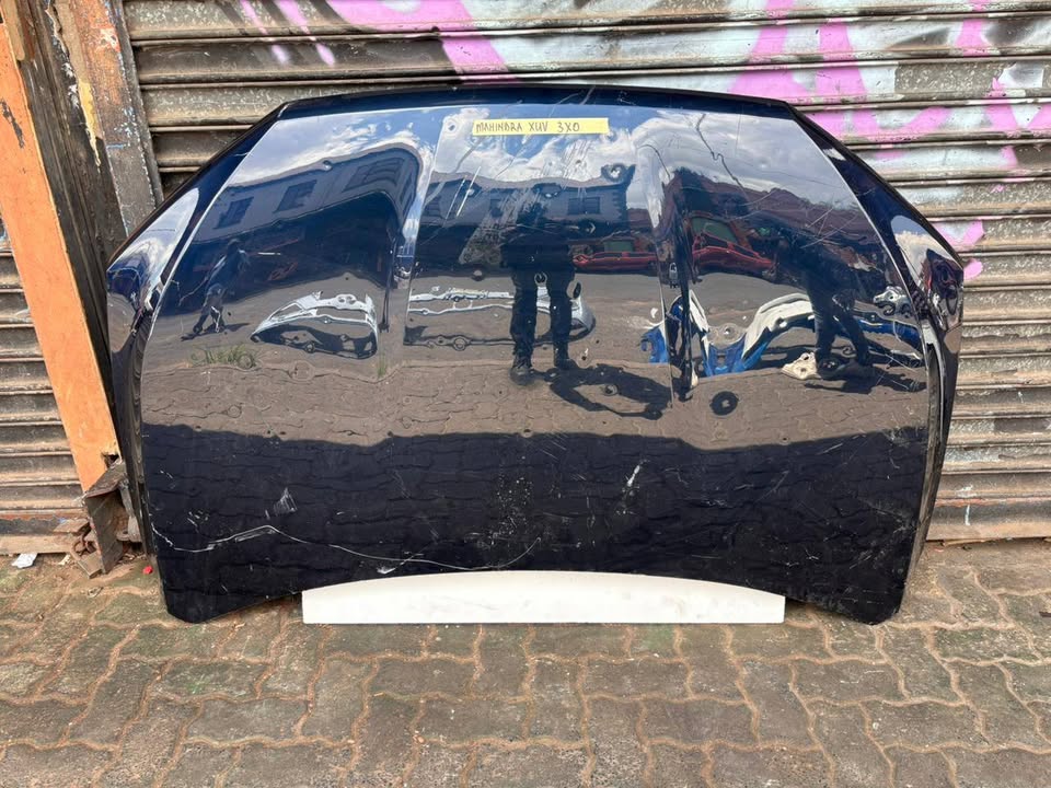 Mahindra xuv 3x0 Bonnet - Private Seller Mahindra xuv 3x0 Bonnet - Private Seller