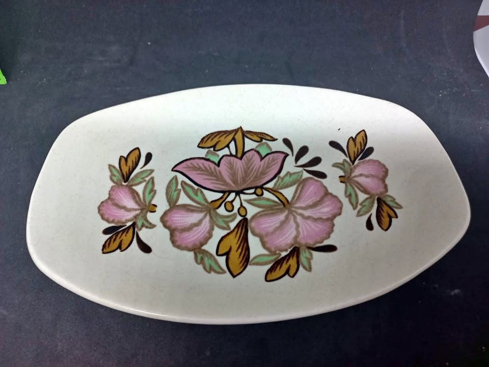 Vintage Palissy Pottery Serving dish Vintage Palissy Pottery Serving dish