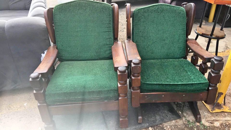 Auntique chairs Auntique chairs