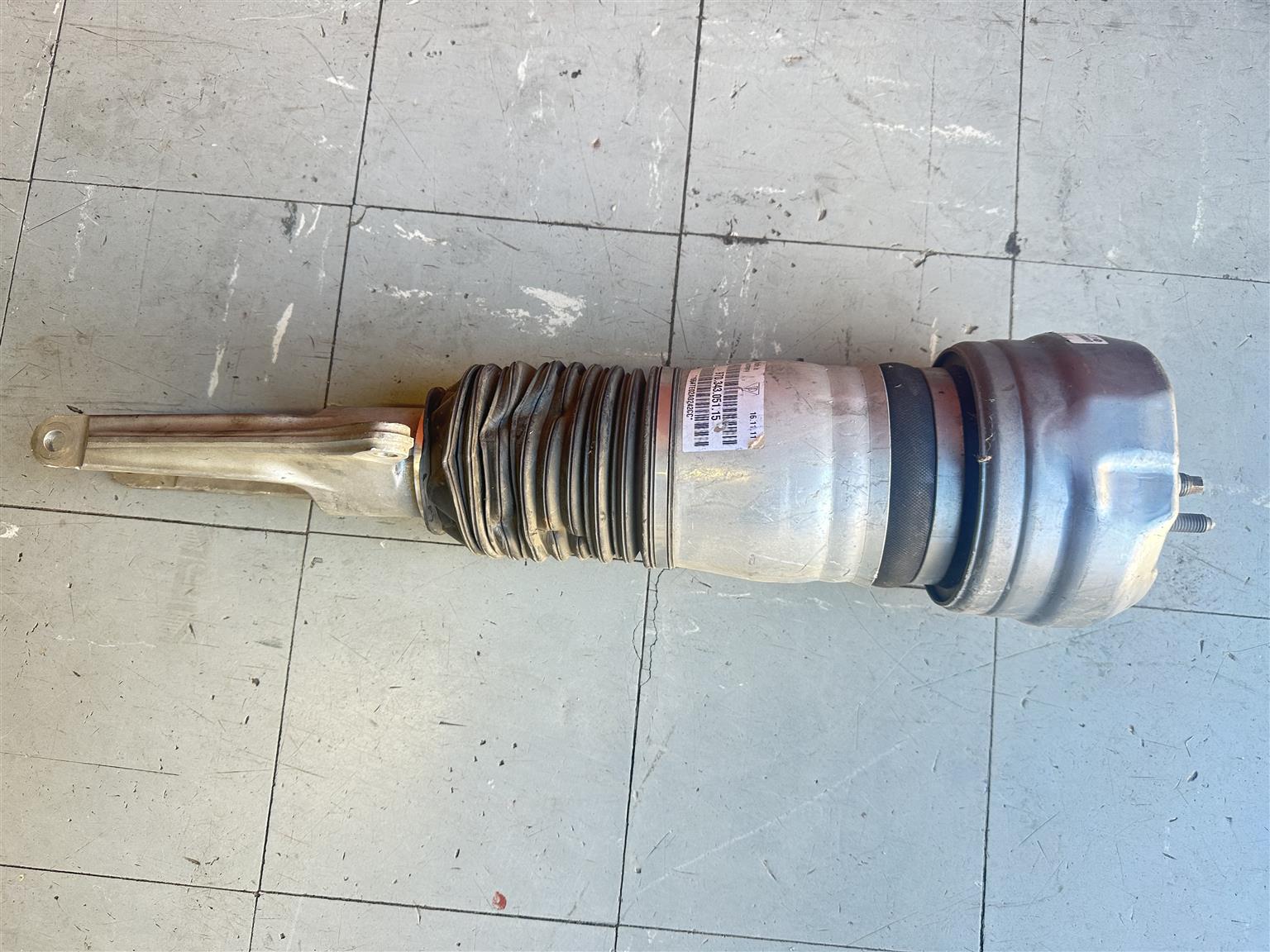 Porsche Panamera Left Front Shock Absober - Private Seller