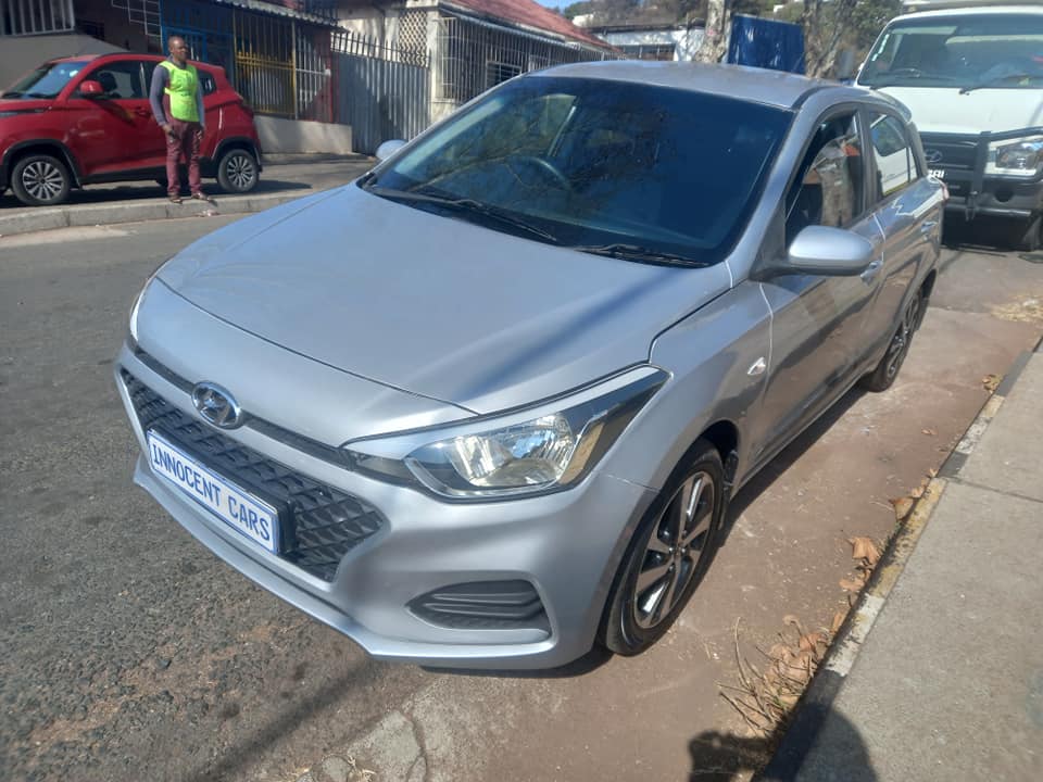 2020 HYUNDAI i20 1.2 ENGINE PETROL,  MANUAL, SILVER COLOR, MILEAGE , PRICE. SPARE