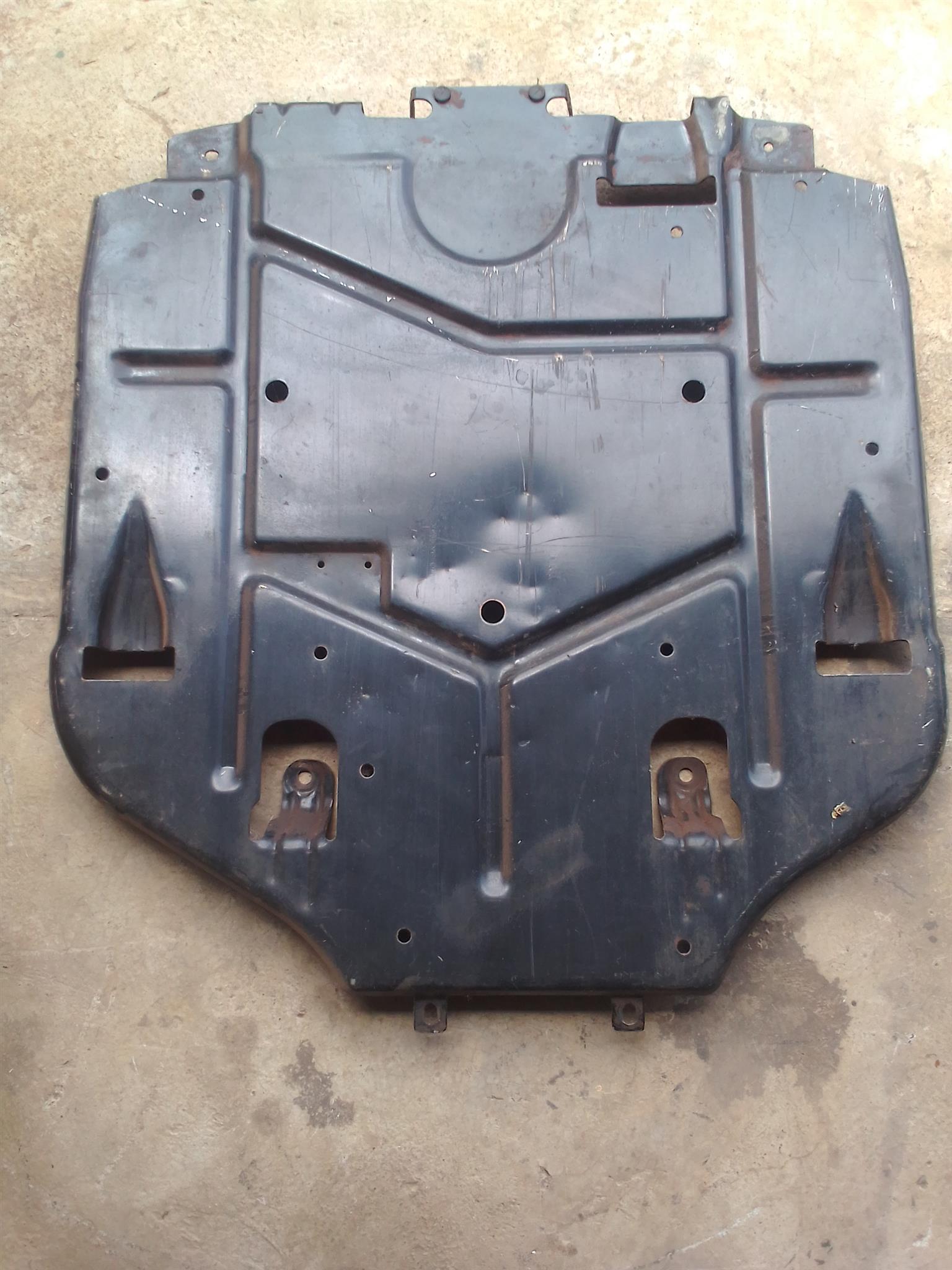 Mercedes Benz ML W164 bottom engine plate / cover - Private Seller Mercedes Benz ML W164 bottom engine plate / cover - Private Seller