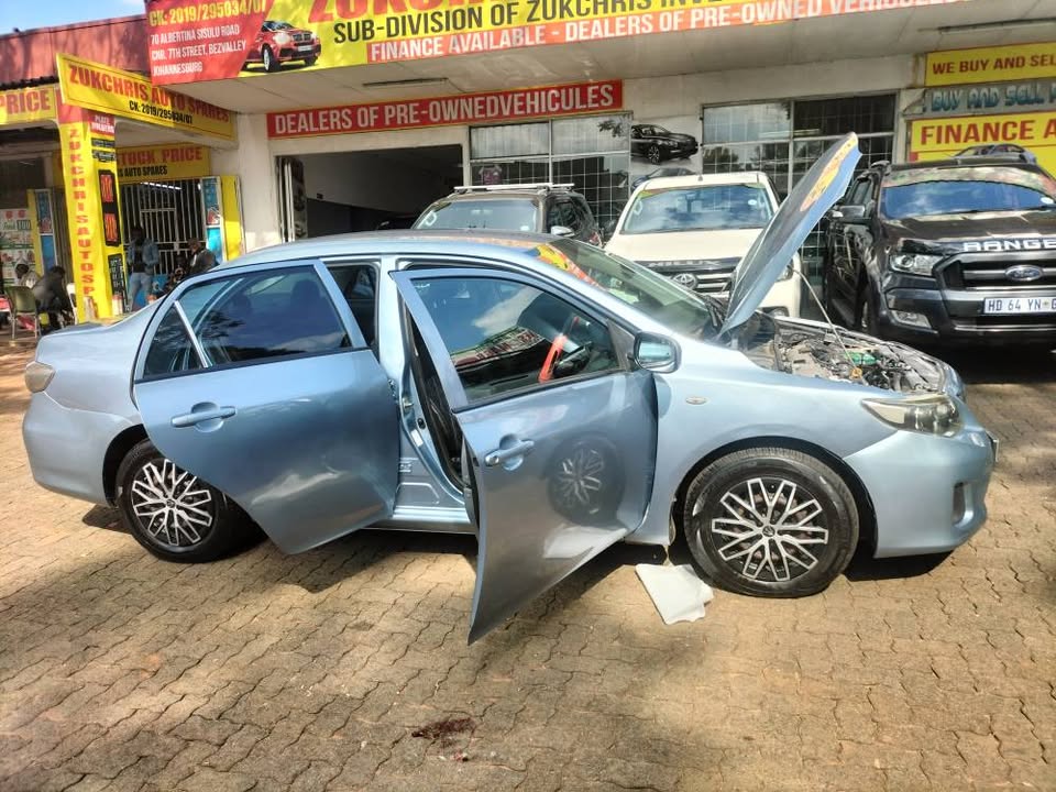 2017 TOYOTA COROLLA QUEST 1.6 AUTOMATIC  PETROL   BLUE COLOUR  LEATHER SEATS