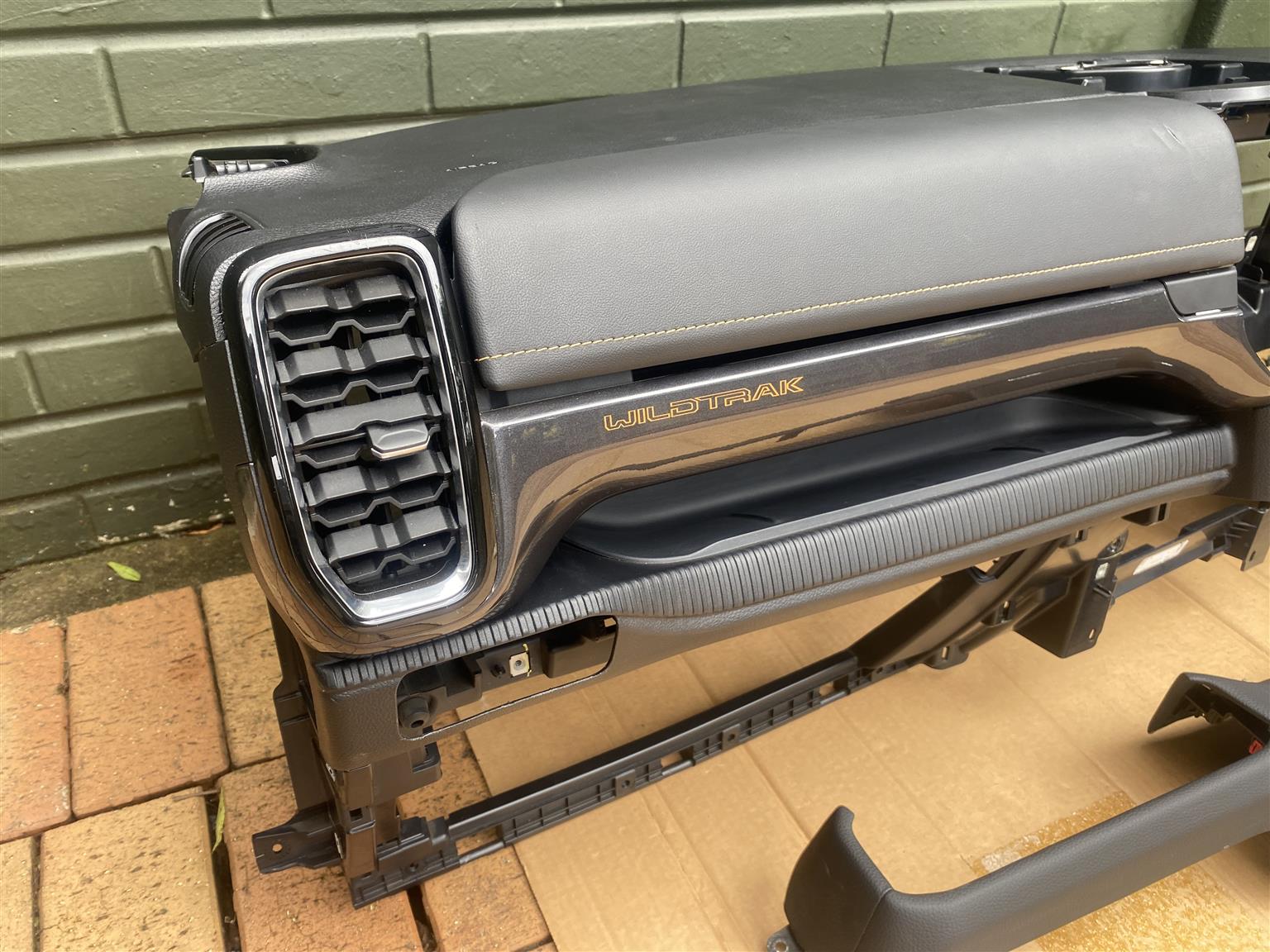 2026 FORD RANGER DOUBLE CAB WILDTRAK DASHBOARD FOR SALE. IN PRISTINE CONDITION - Private Seller 2026 FORD RANGER DOUBLE CAB WILDTRAK DASHBOARD FOR SALE. IN PRISTINE CONDITION - Private Seller