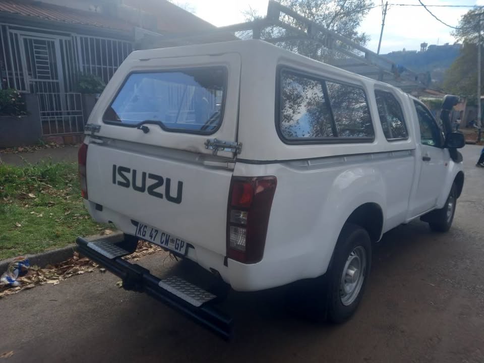 2019 Isuzu KB250 Diesel, Canopy glass, Manual, White,