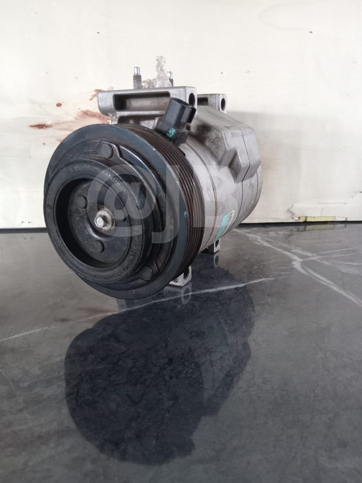 Jeep Aircon Parts - Aircon Pump 3.6 Jeep Grand Cherokee WK2 - Private Seller Jeep Aircon Parts - Aircon Pump 3.6 Jeep Grand Cherokee WK2 - Private Seller