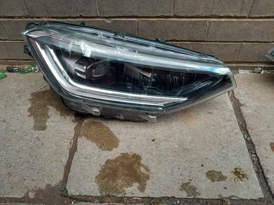 VW TAIGO HEADLIGHT RIGHTSIDE - Private Seller VW TAIGO HEADLIGHT RIGHTSIDE - Private Seller