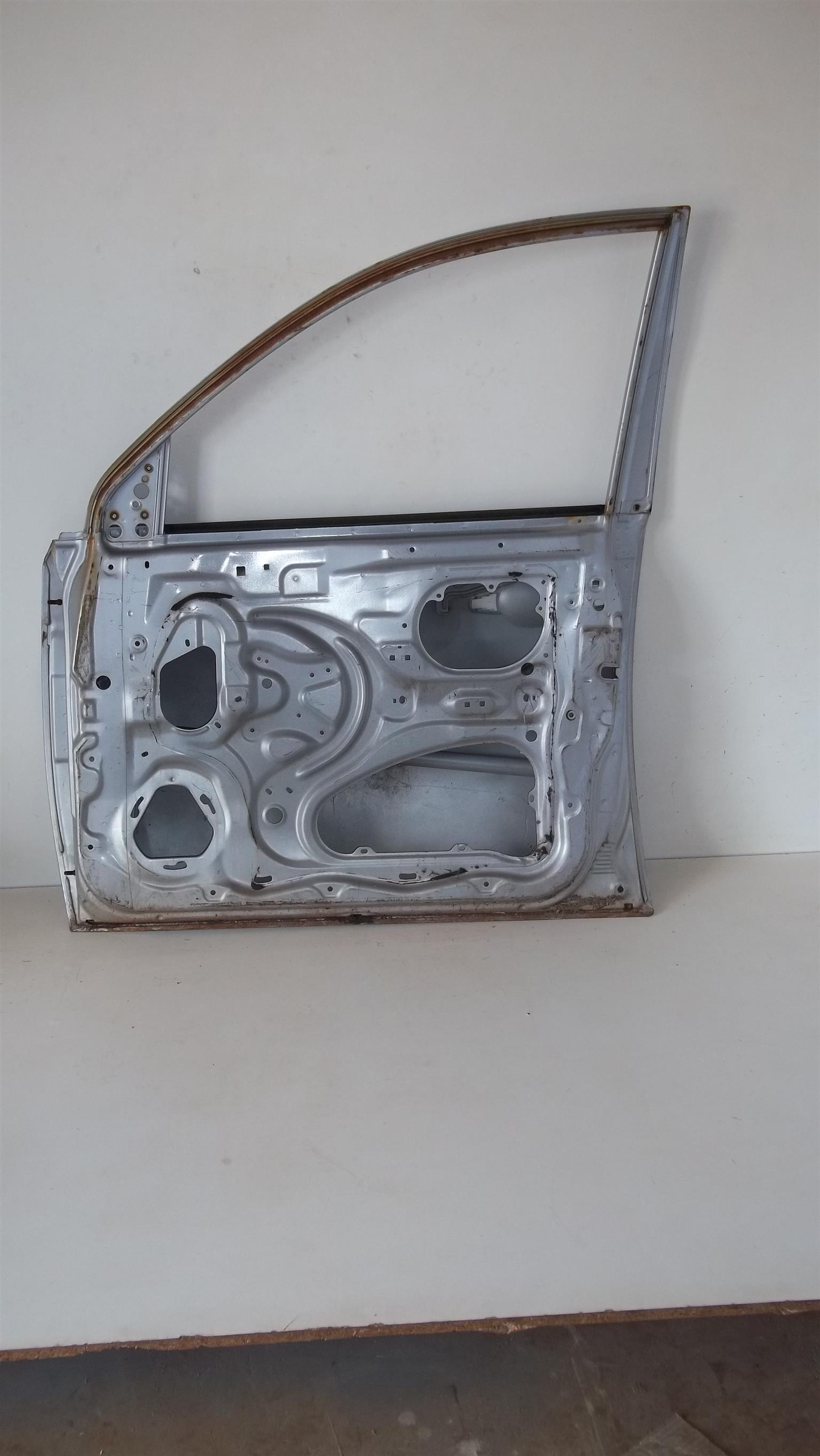 Mitsubishi L200 Triton front right door - Private Seller Mitsubishi L200 Triton front right door - Private Seller