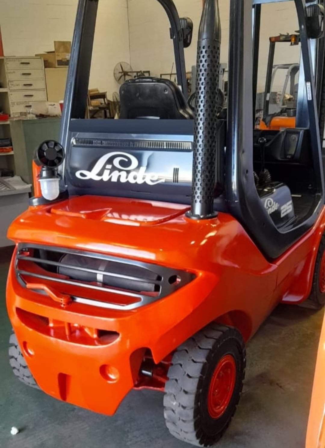 FORKLIFT: Linde 2.5 ton Diesel DROP FOR SALE | Junk Mail