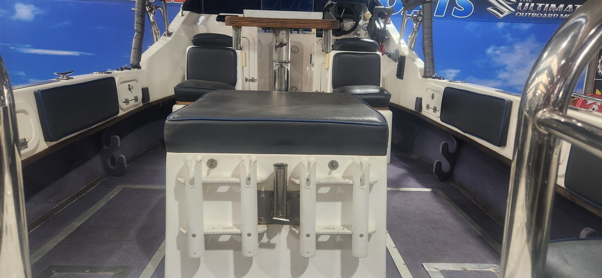 GAMEFISH 595 ON TRAILER 2 X 90 HP SUZUKI 4 STROKES 2012 MODELS 600 HOURS