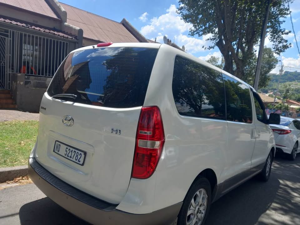2011 Hyundai H1 BUS 2.4 Petrol, Manual, White Color, Mileage 125000kms,