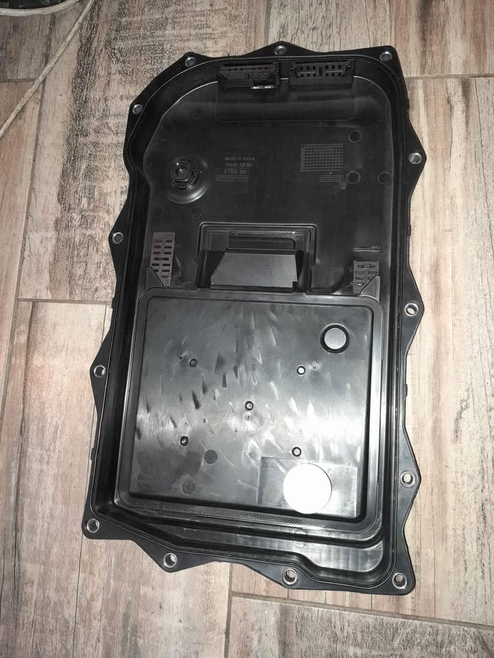 BMW, JAGUAR AND Land rover discovery LR3 ZF 8 speed gearbox oil pan - Private Seller