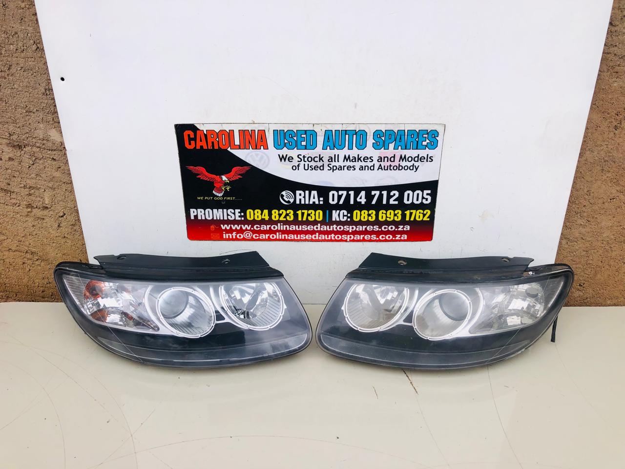 Hyundai Santa Fe left and right side halogen headlight (2006-2011) - Private Seller Hyundai Santa Fe left and right side halogen headlight (2006-2011) - Private Seller