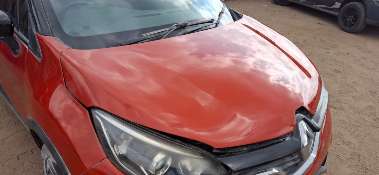 Renault Captur Bonnet Hood for Sale - Private Seller Renault Captur Bonnet Hood for Sale - Private Seller