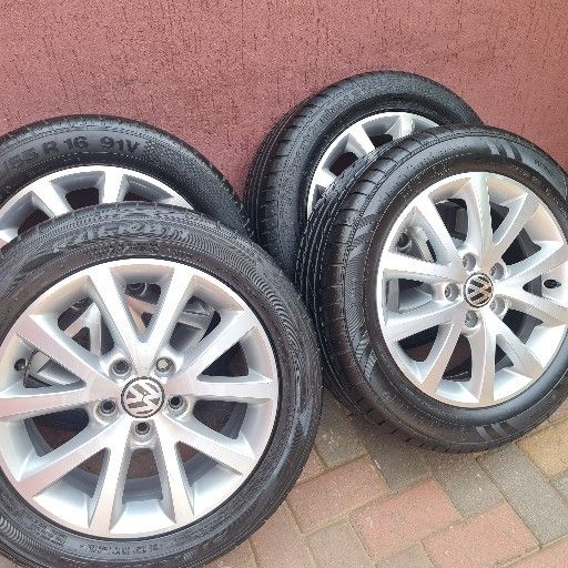 VW CADDY 16IN MAGS AND TYRES - Private Seller VW CADDY 16IN MAGS AND TYRES - Private Seller
