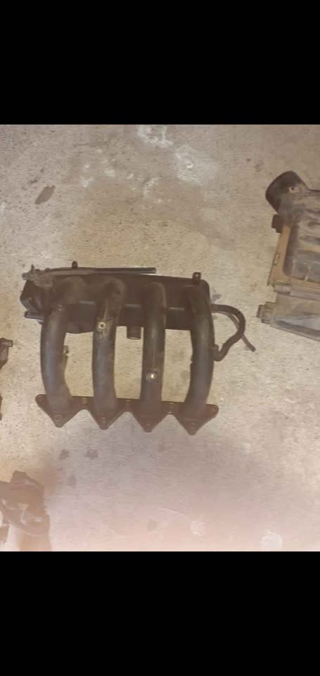 Hyundai Accent 1.5i Fuel Rail & Intake Good Condition - Private Seller