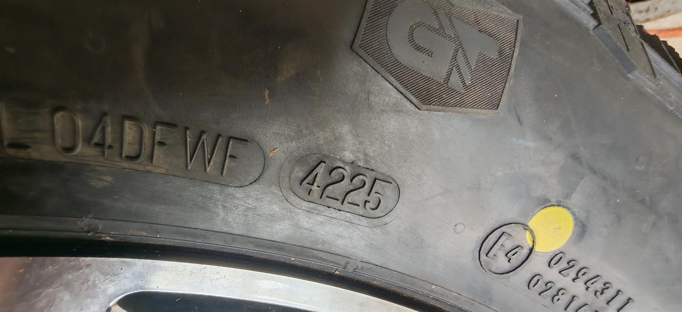 V-cross isuzu 18inch wheels - Private Seller V-cross isuzu 18inch wheels - Private Seller