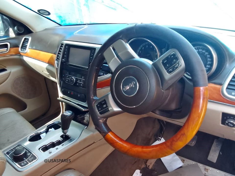2013 Jeep Grand Cherokee 3.6 WK2 Used Body And Interior Spares - Private Seller 2013 Jeep Grand Cherokee 3.6 WK2 Used Body And Interior Spares - Private Seller