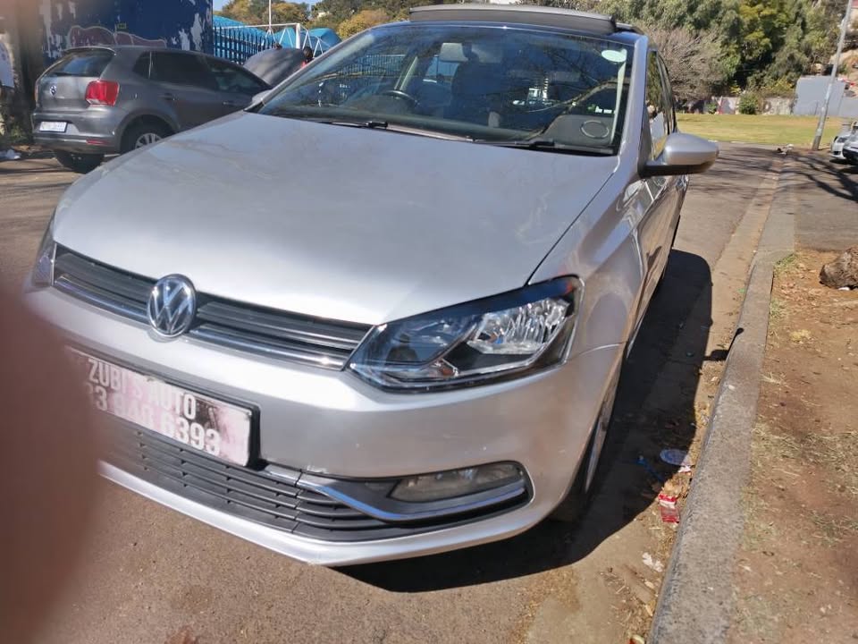 VW Polo Tsi 1.2 Comfortline Model 2016