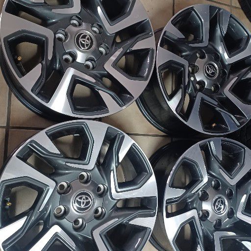 Toyota 18inch wheels