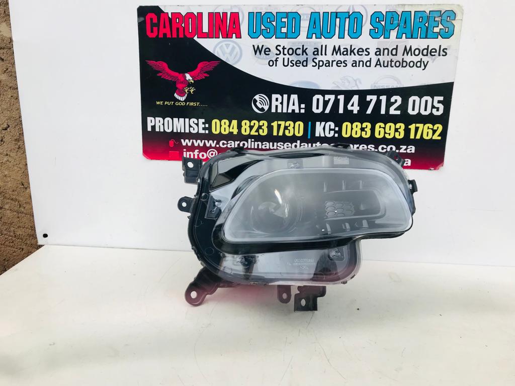 Jeep Cherokee right side xenon headlight - Private Seller Jeep Cherokee right side xenon headlight - Private Seller