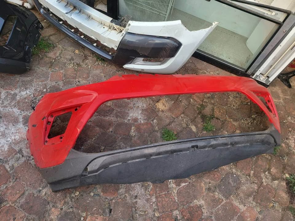 Mahindra KUV100 Bumper - Private Seller Mahindra KUV100 Bumper - Private Seller