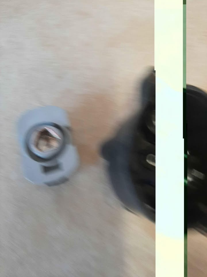 NISSAN NP300 DISTRBUTOR CAP AND ROOTER. - Private Seller