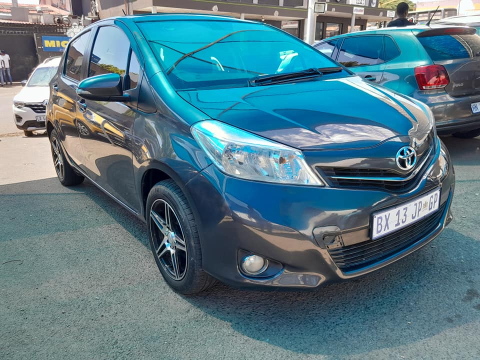 2012 TOYOTA YARIS 1.3 MANUAL