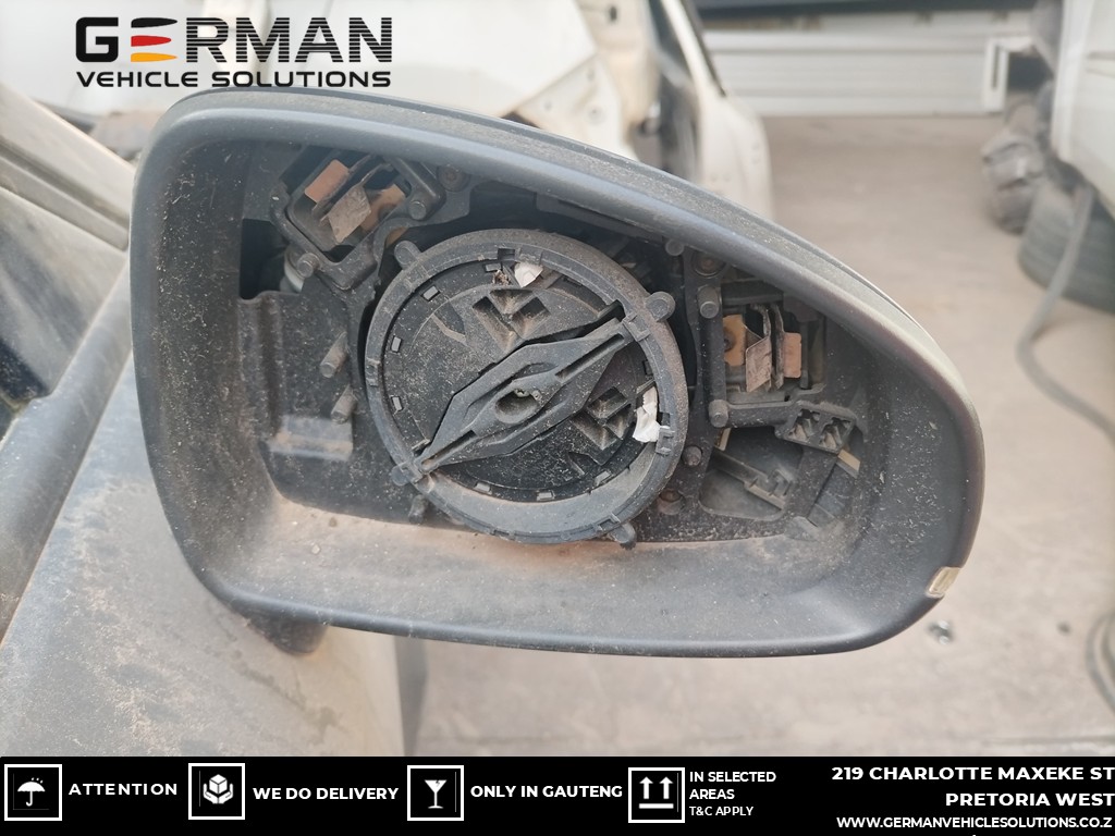 Audi a1 left side door mirror housing (no glass) – used unit
