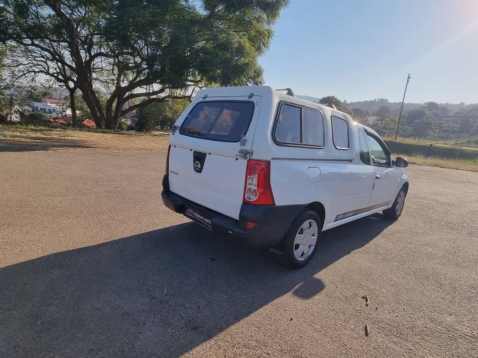 Nissan Np200 1.6i aircon spec