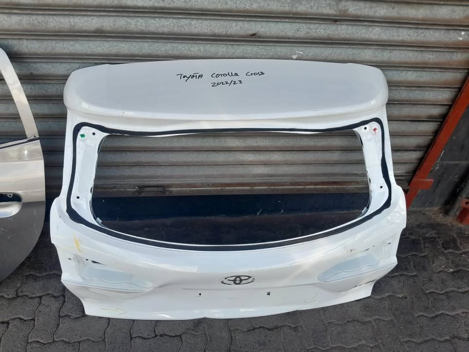 Toyota Corolla Cross tailgate - Private Seller Toyota Corolla Cross tailgate - Private Seller