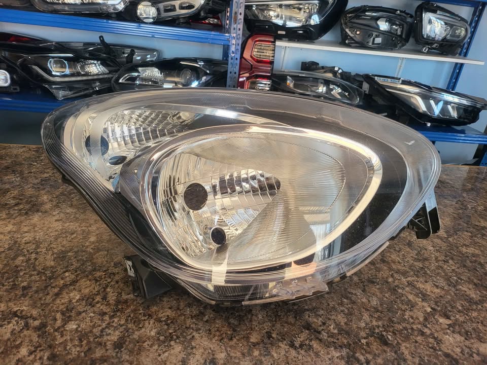 Toyota vitz/ Suzuki Celerio right headlight for sale - Private Seller