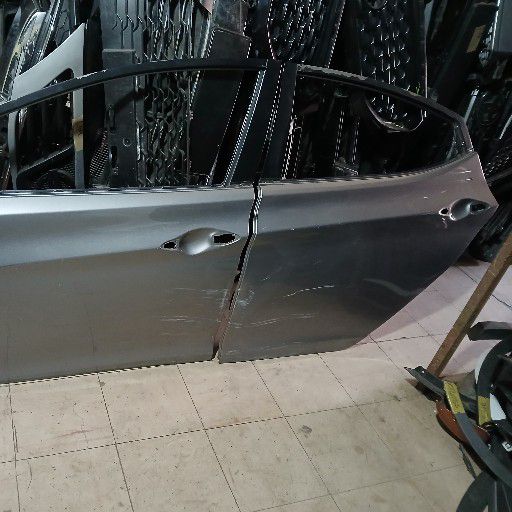 Hyundai elantra door - Private Seller