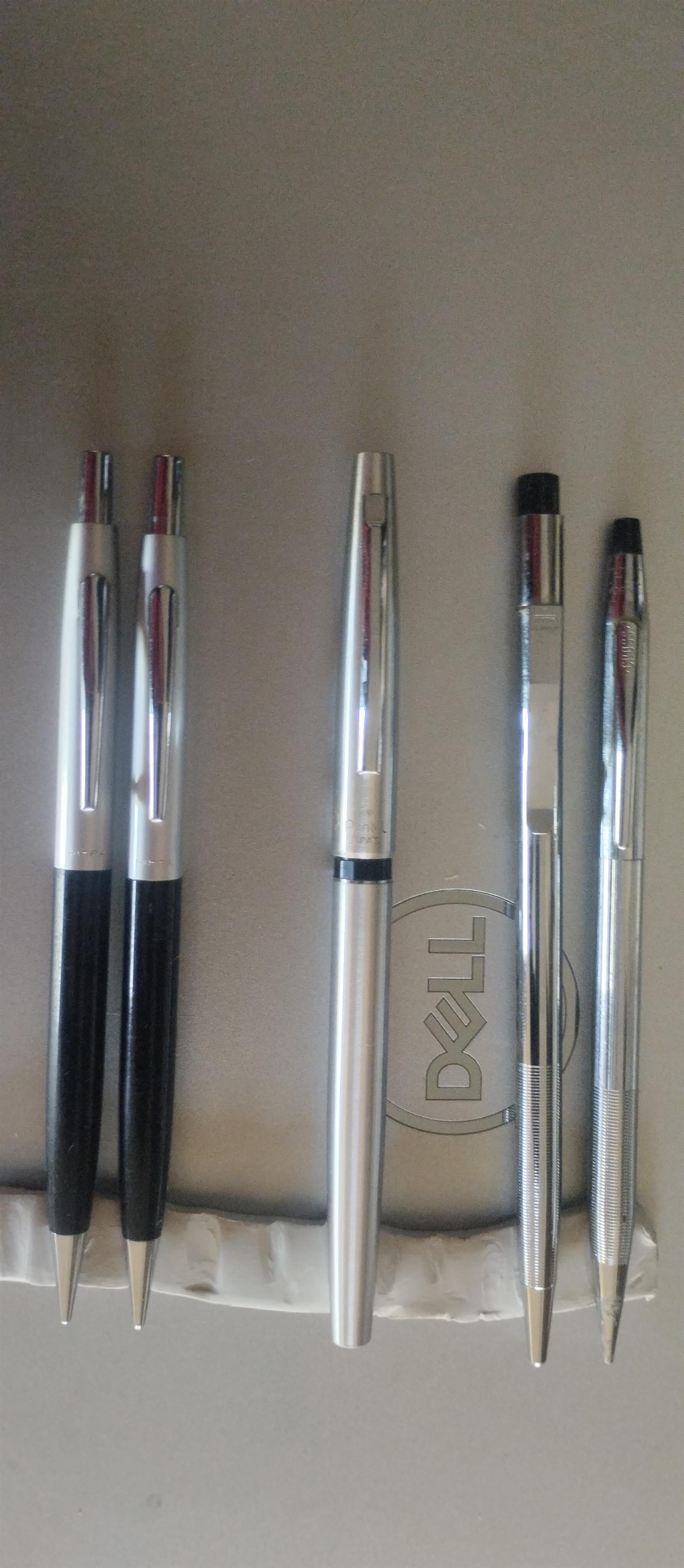 Fountain and Ballpoint pens by Parker & Sheaffer, Cross etc.