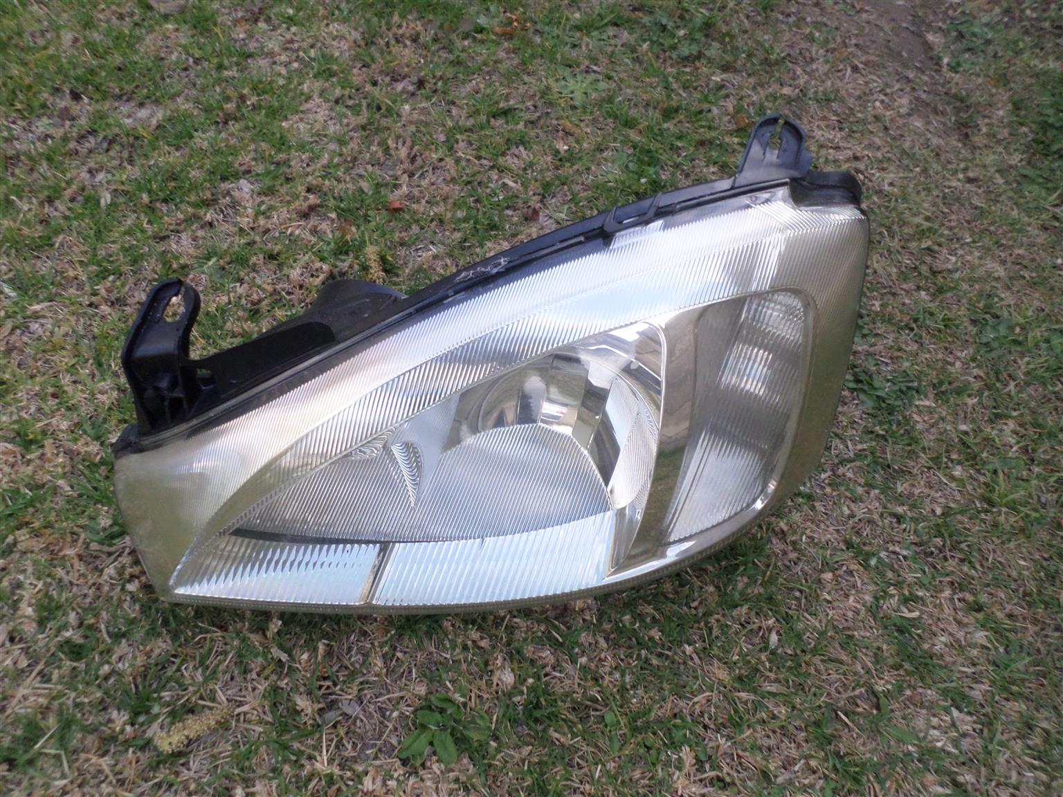 2009 OPEL CORSA UTILITY LEFT FRONT HEAD LIGHT FOR SALE - Private Seller 2009 OPEL CORSA UTILITY LEFT FRONT HEAD LIGHT FOR SALE - Private Seller