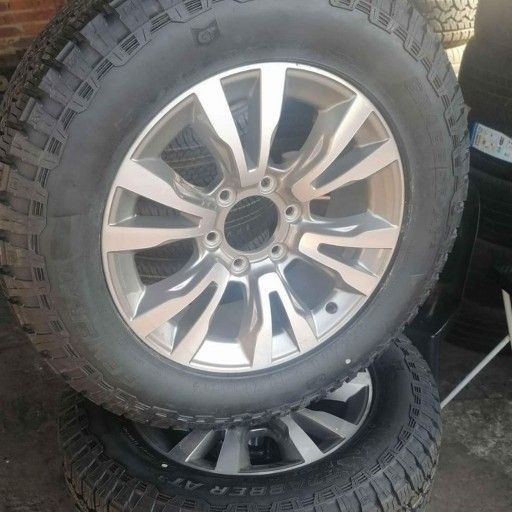 Isuzu silver rims and tyres